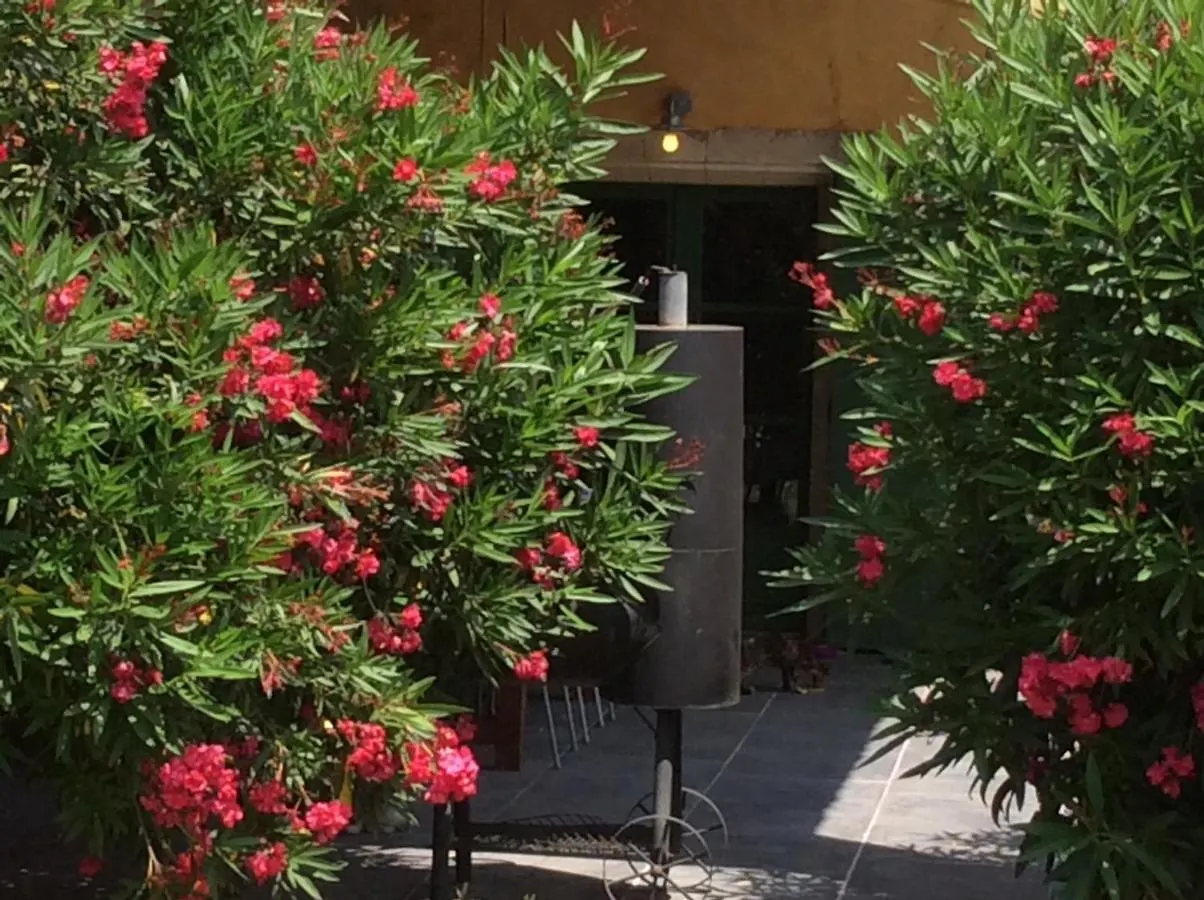 La Bergerie De Castellan Bed & Breakfast Verquieres 0*,  France